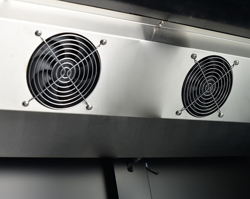 Système de refroidissement du ventilateur Refroidisseur d'affichage commercial avec éclairage LED et porte en verre antibrouillard